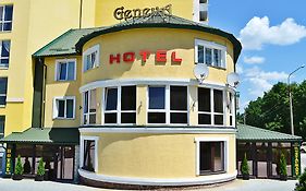 Geneva Hotel 800 метрів від McDonald's, тримісні та чотиримісні номери, діти до 16р безкоштовно